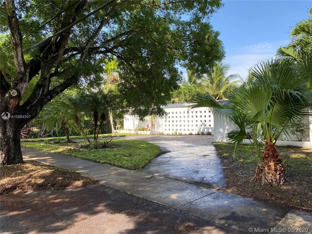 19240 NE 23rd Avenue Miami FL 33180