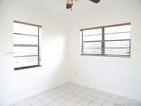 5100 SW 69th Avenue Miami FL 33155