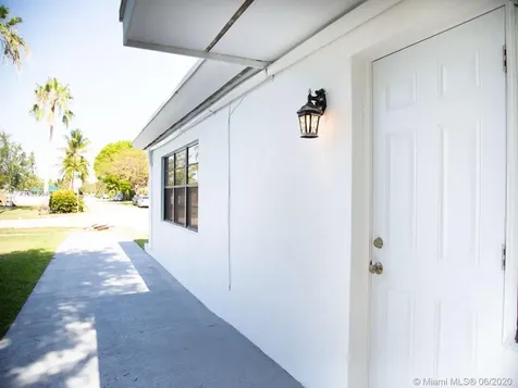 5100 SW 69th Avenue Miami FL 33155
