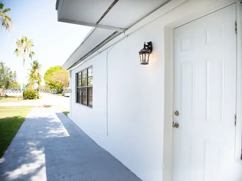5100 SW 69th Avenue Miami FL 33155