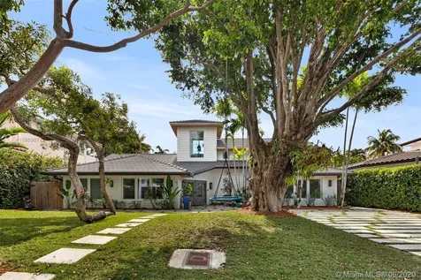 677 Ridgewood Road Key Biscayne FL 33149