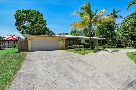 1675 NE 34th Drive Oakland Park FL 33334