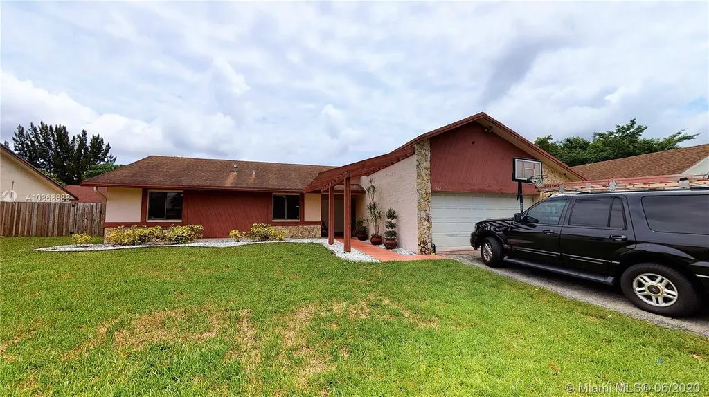 8621 NW 54th Street Lauderhill FL 33351
