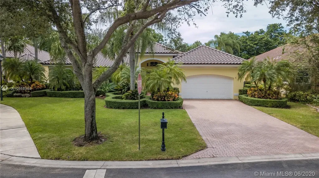 1052 SW 156th Avenue Pembroke Pines FL 33027