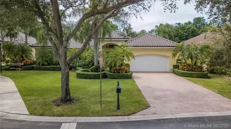 1052 SW 156th Avenue Pembroke Pines FL 33027