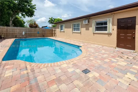 4004 NW 36th Way Lauderdale Lakes FL 33309