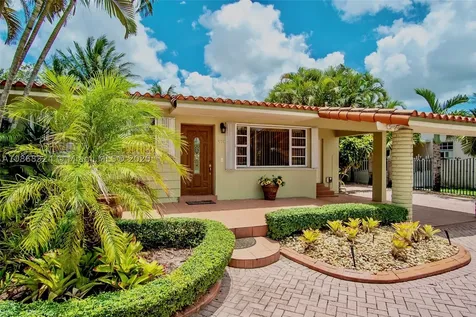 970 W 53rd Street Hialeah FL 33012