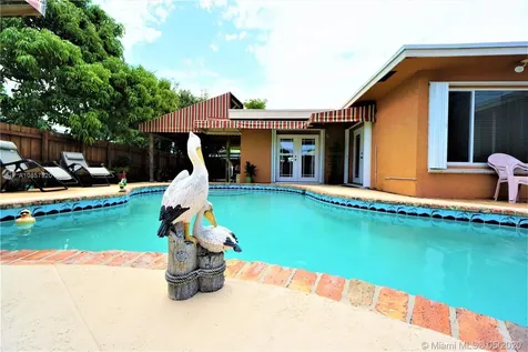 8810 NW 11th Street Pembroke Pines FL 33024