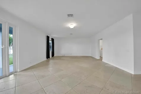 892 Tulip Circle Weston FL 33327
