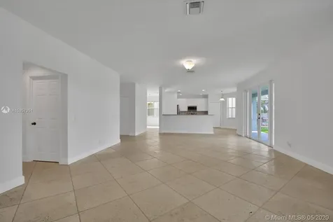 892 Tulip Circle Weston FL 33327