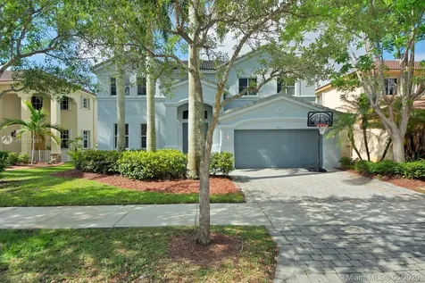 892 Tulip Circle Weston FL 33327