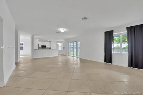 892 Tulip Circle Weston FL 33327