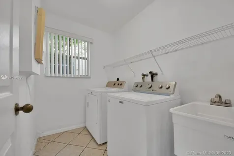 892 Tulip Circle Weston FL 33327
