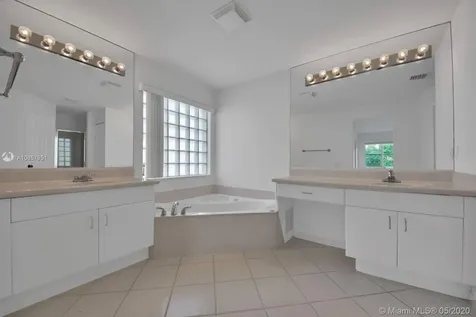 892 Tulip Circle Weston FL 33327