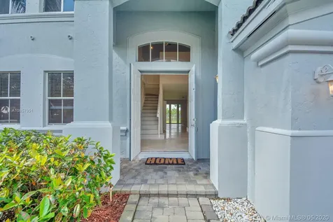 892 Tulip Circle Weston FL 33327