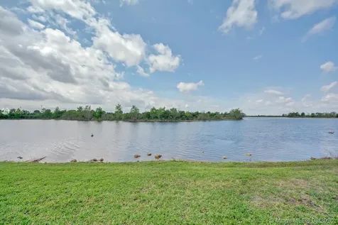 892 Tulip Circle Weston FL 33327