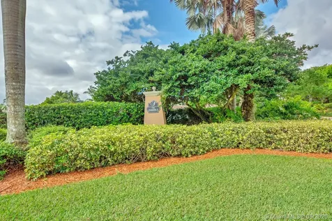 892 Tulip Circle Weston FL 33327