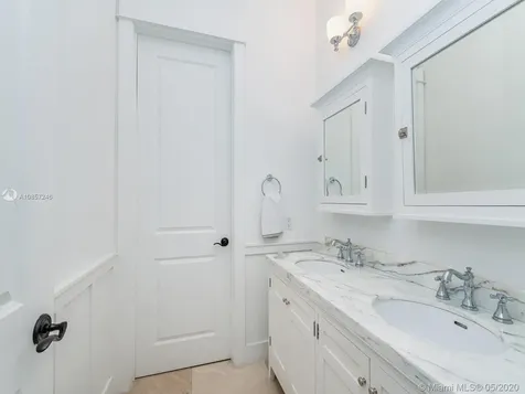 8020 SW 62nd Avenue South Miami FL 33143