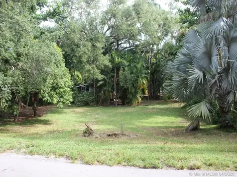 3585 Palmetto Avenue Miami FL 33133