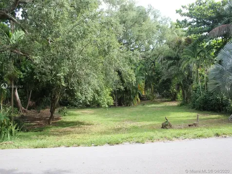 3585 Palmetto Avenue Miami FL 33133