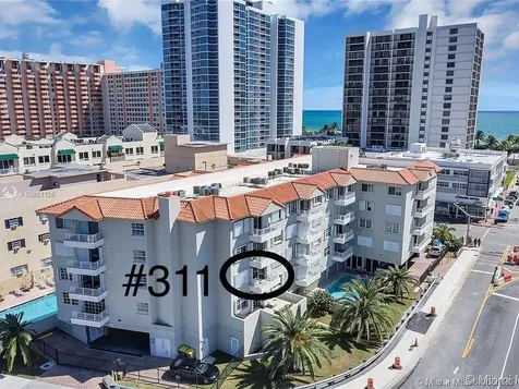 2600 Collins Avenue Miami Beach FL 33140