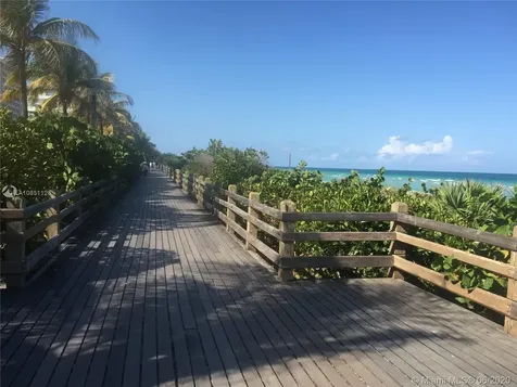 2600 Collins Avenue Miami Beach FL 33140