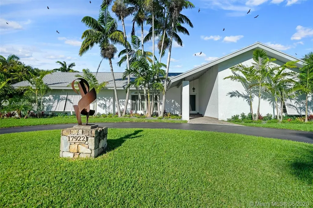 17922 SW 77th Court Palmetto Bay FL 33157