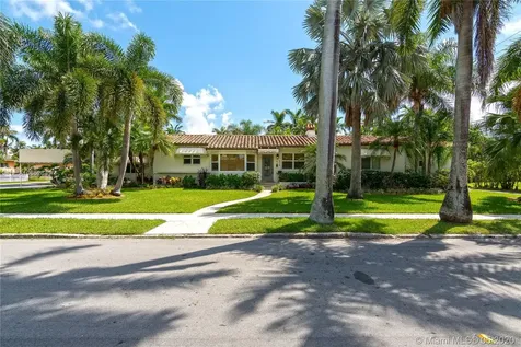 215 N 10th Avenue Hollywood FL 33019