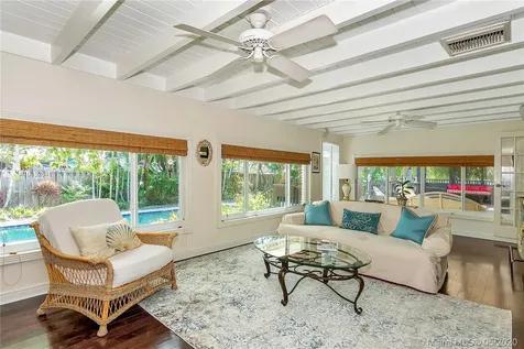 215 N 10th Avenue Hollywood FL 33019