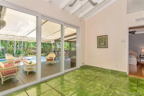215 N 10th Avenue Hollywood FL 33019