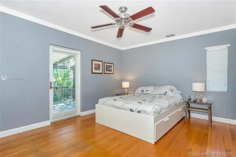 215 N 10th Avenue Hollywood FL 33019