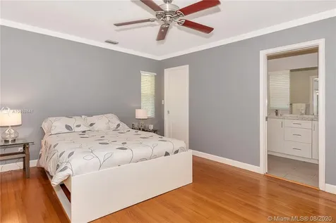 215 N 10th Avenue Hollywood FL 33019