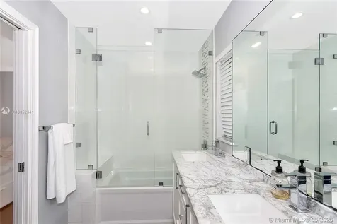 215 N 10th Avenue Hollywood FL 33019