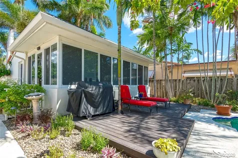 215 N 10th Avenue Hollywood FL 33019