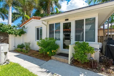 215 N 10th Avenue Hollywood FL 33019