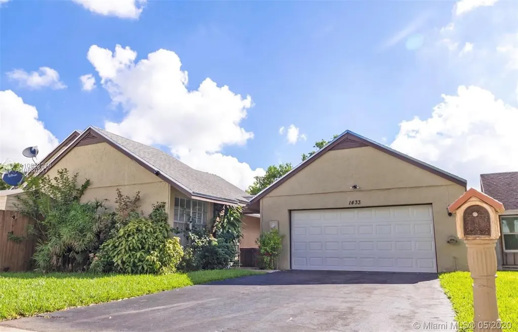 1433 Kittiwake Court Homestead FL 33035