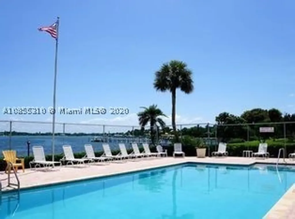 825 Center Street Jupiter FL 33458