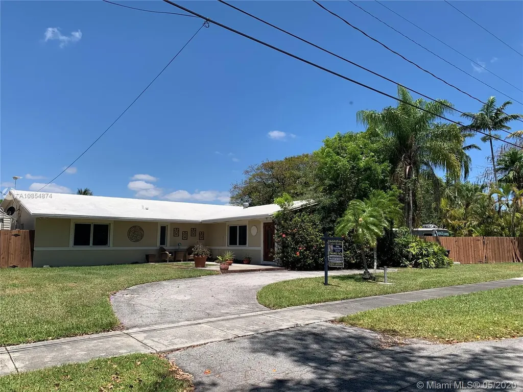 20000 Bel Aire Drive Cutler Bay FL 33189