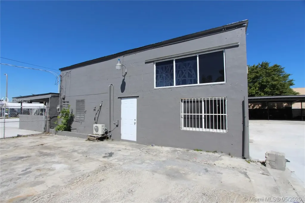 3665 NW 48th Street Miami FL 33142