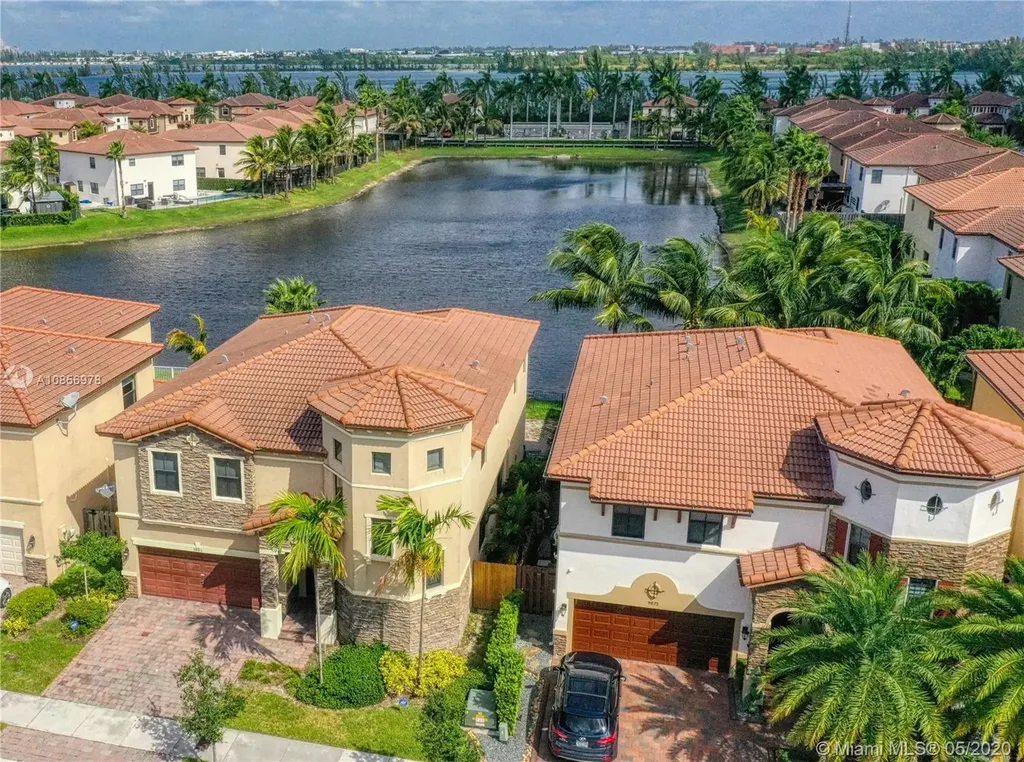9885 NW 87th Terrace Doral FL 33178