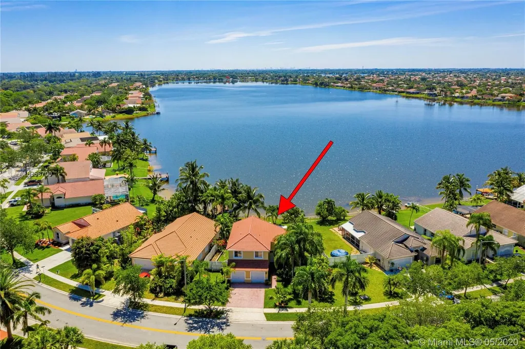 2451 NW 195th Avenue Pembroke Pines FL 33029