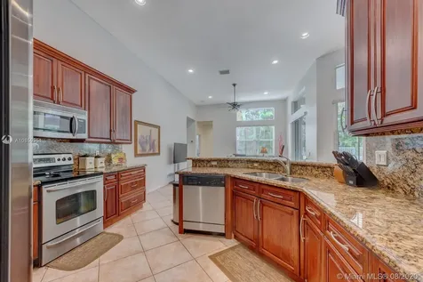 1638 Eagle Bend Weston FL 33327