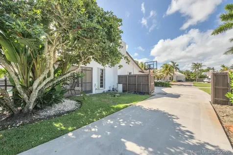 8270 SW 180th Street Palmetto Bay FL 33157