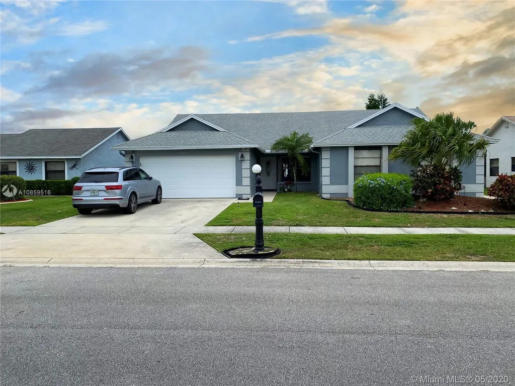 8441 Winnipesaukee Way Lake Worth FL 33467