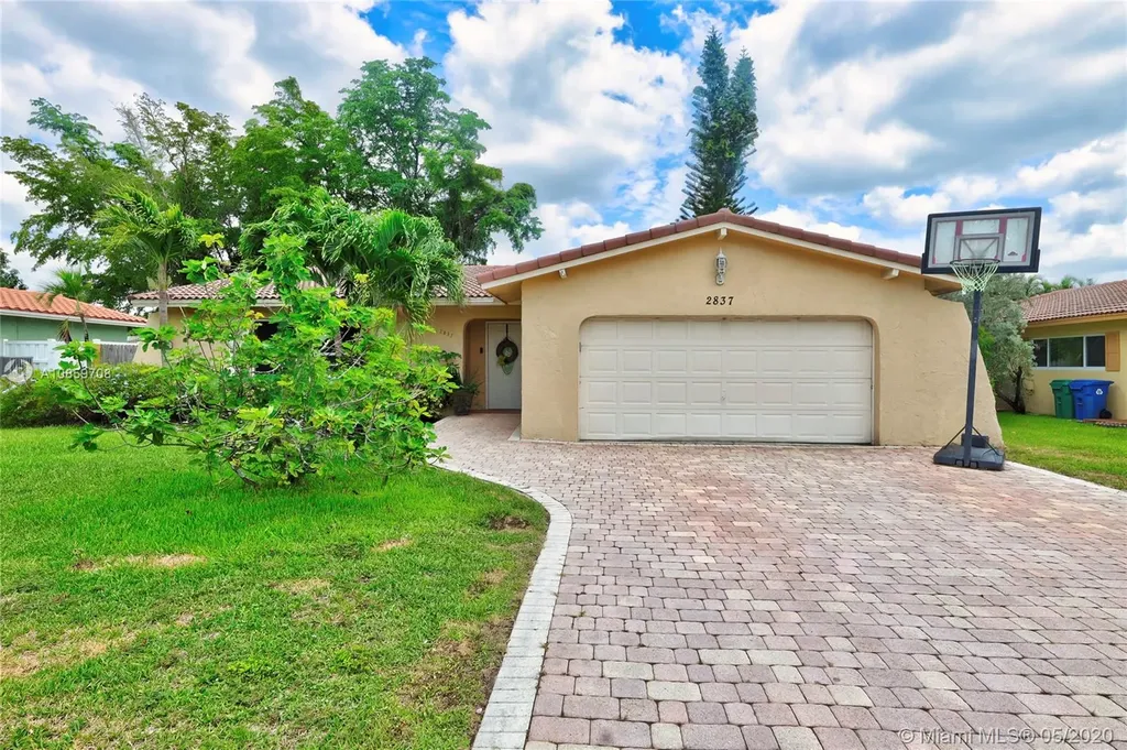 2837 NW 84th Avenue Coral Springs FL 33065