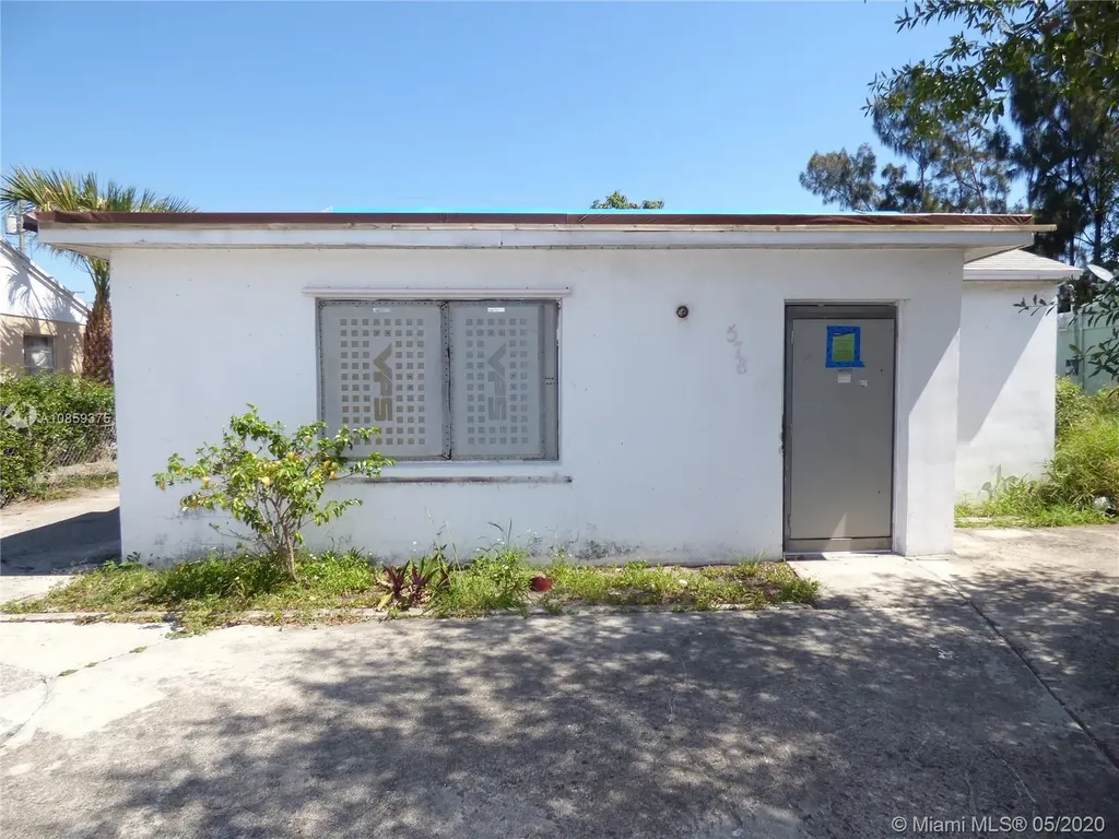 578 W 3rd Street Riviera Beach FL 33404