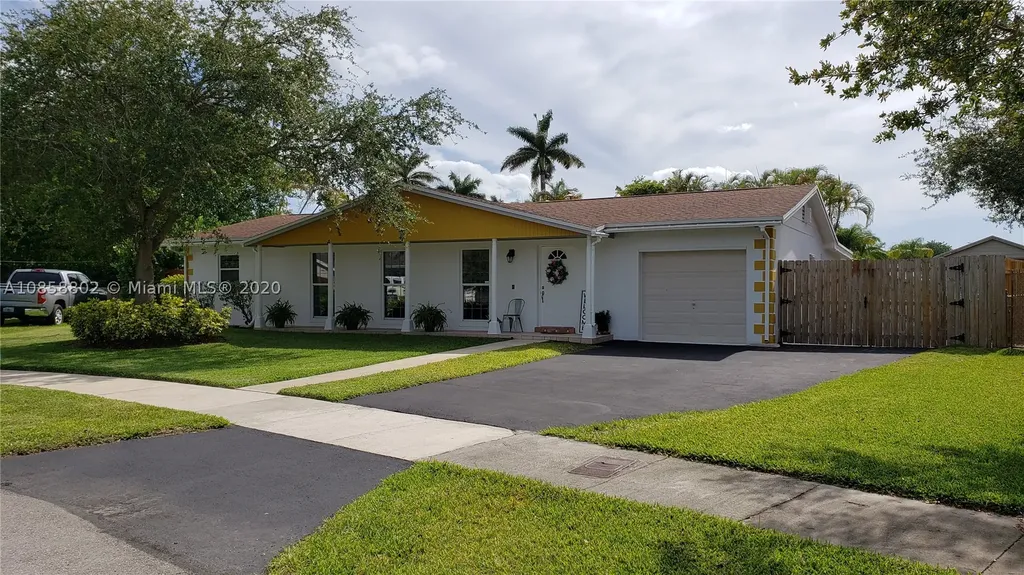 8971 SW 182nd Terrace Palmetto Bay FL 33157