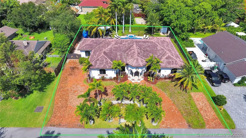 18450 SW 79th Court Cutler Bay FL 33157