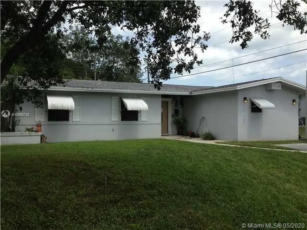19115 SW 89th Avenue Cutler Bay FL 33157