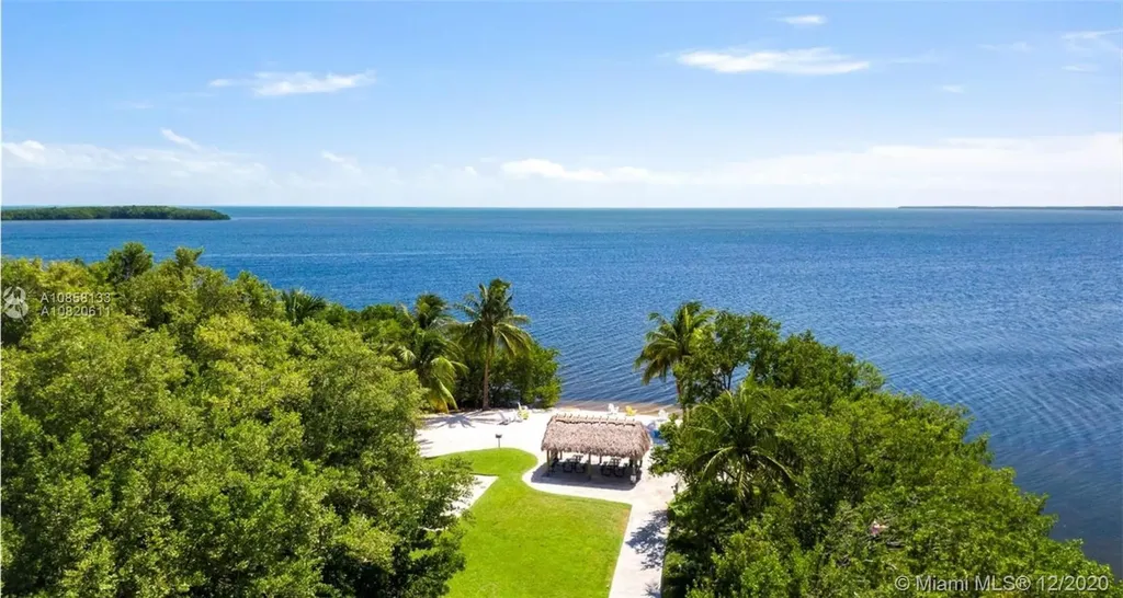6020 Paradise Point Drive Palmetto Bay FL 33157